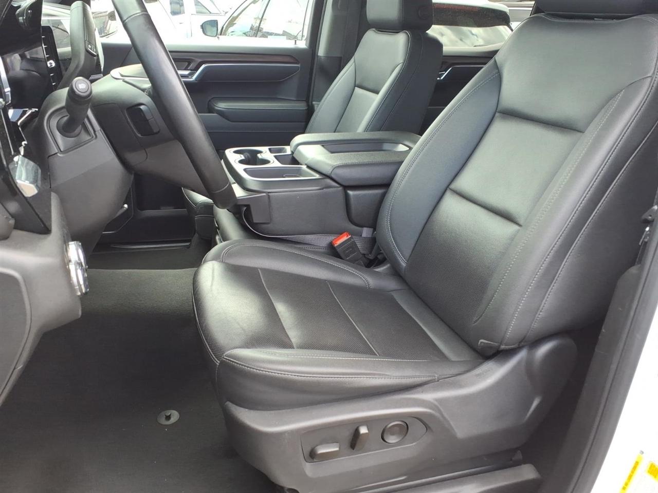 GMC Sierra 1500 4WD Crew Cab 147" SLT 2025