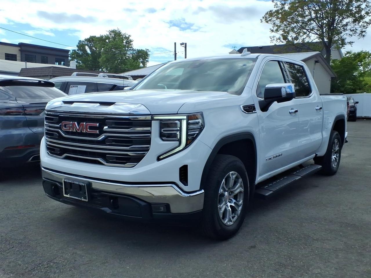 2025 GMC Sierra 1500 4WD Crew Cab 147" SLT