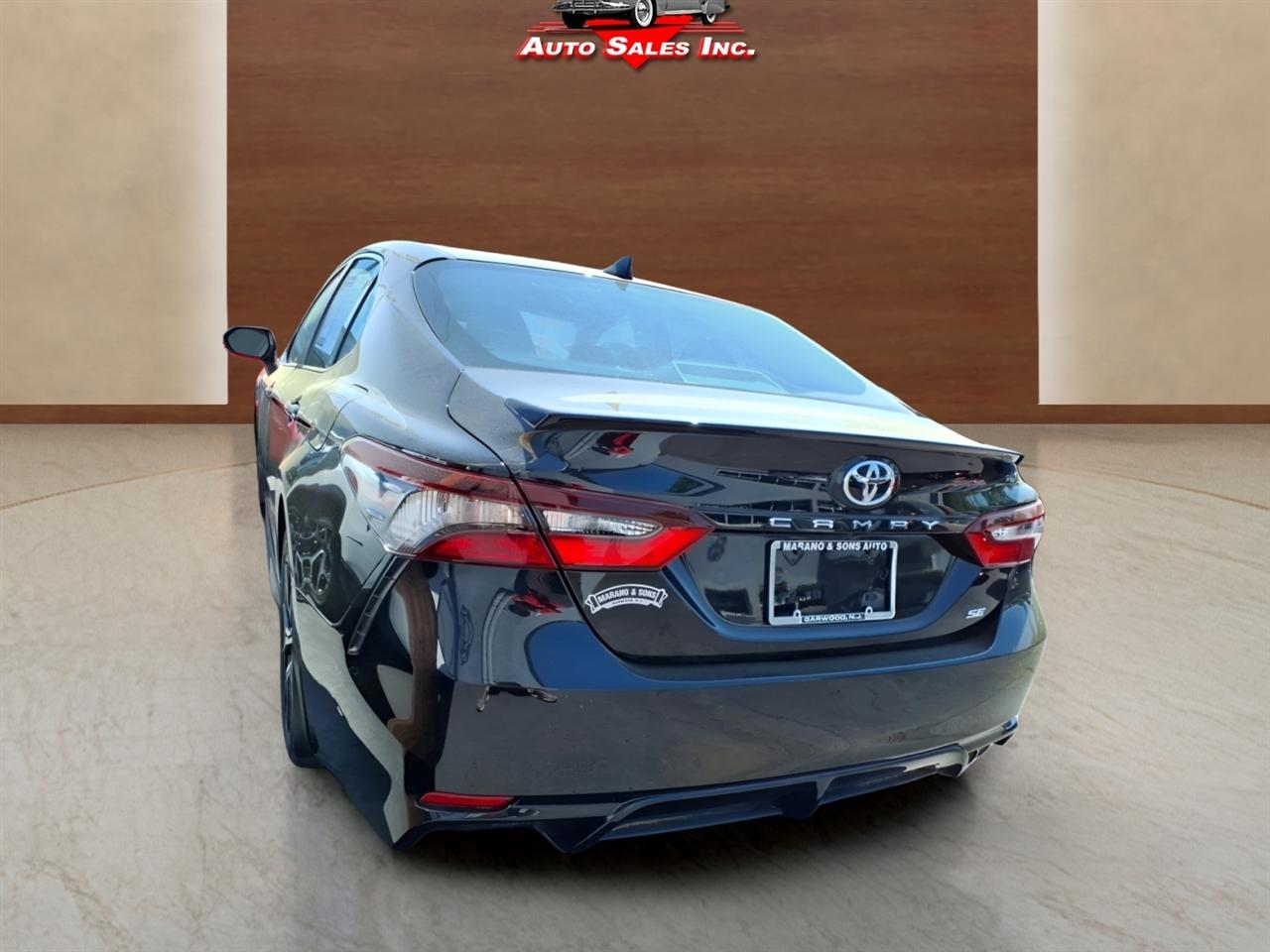 Toyota Camry SE Auto (Natl) 2022
