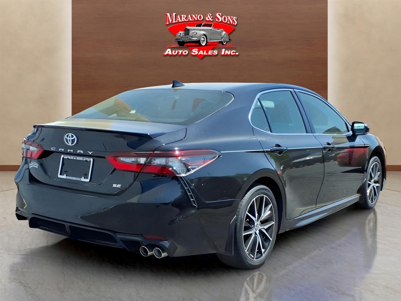 Toyota Camry SE Auto (Natl) 2022