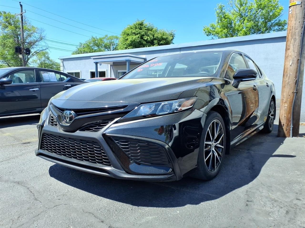 2022 Toyota Camry SE Auto (Natl)