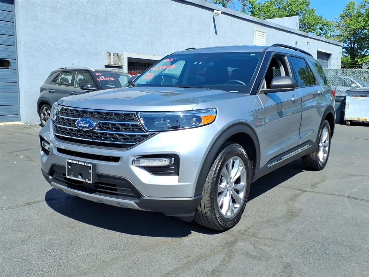 2023 Ford Explorer XLT 4WD