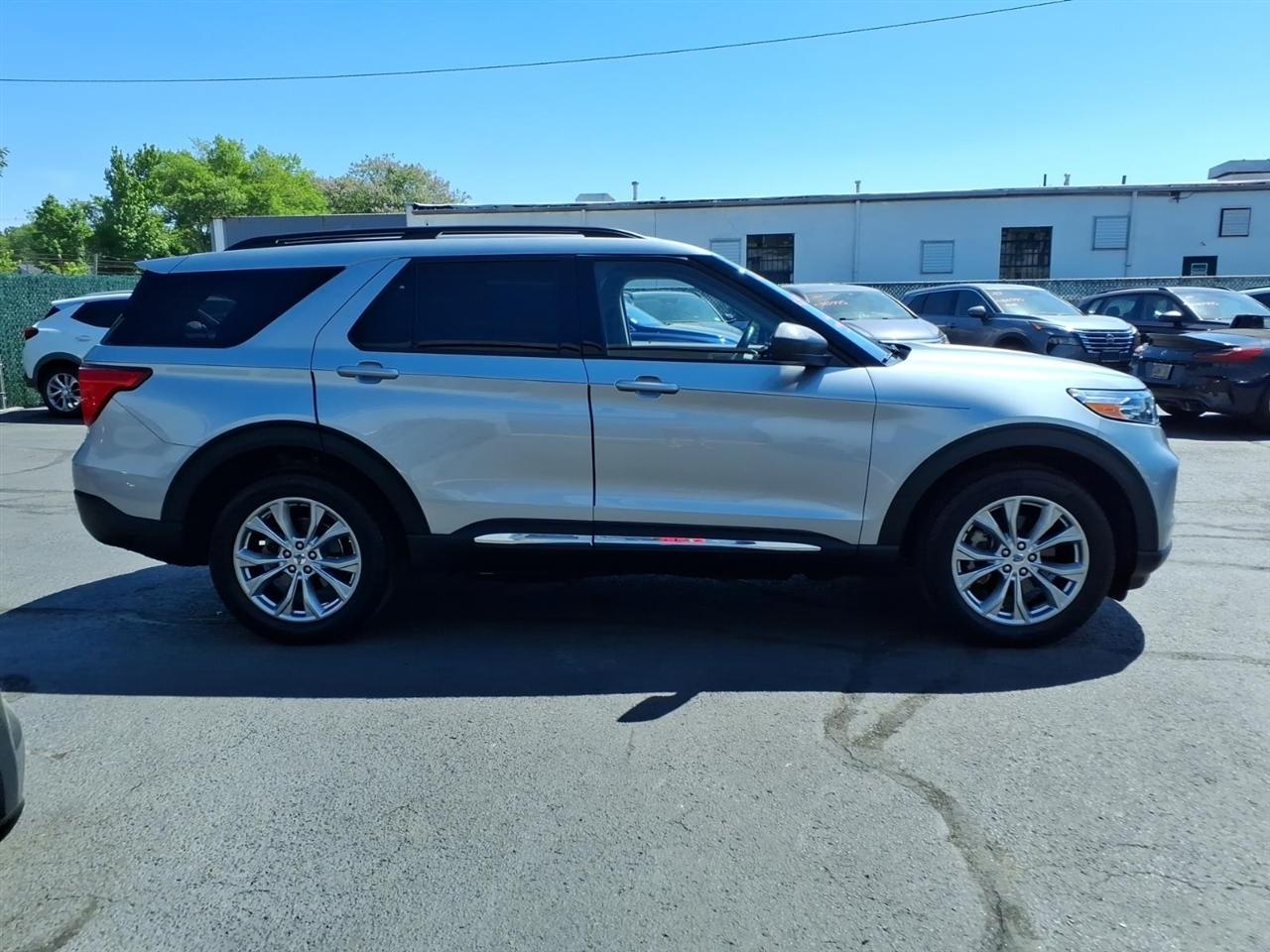 Ford Explorer XLT 4WD 2023