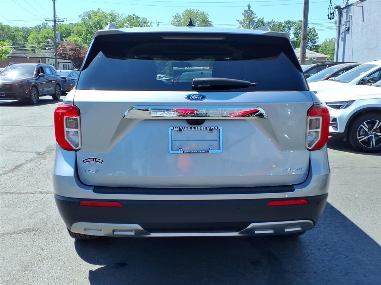 Ford Explorer XLT 4WD 2023