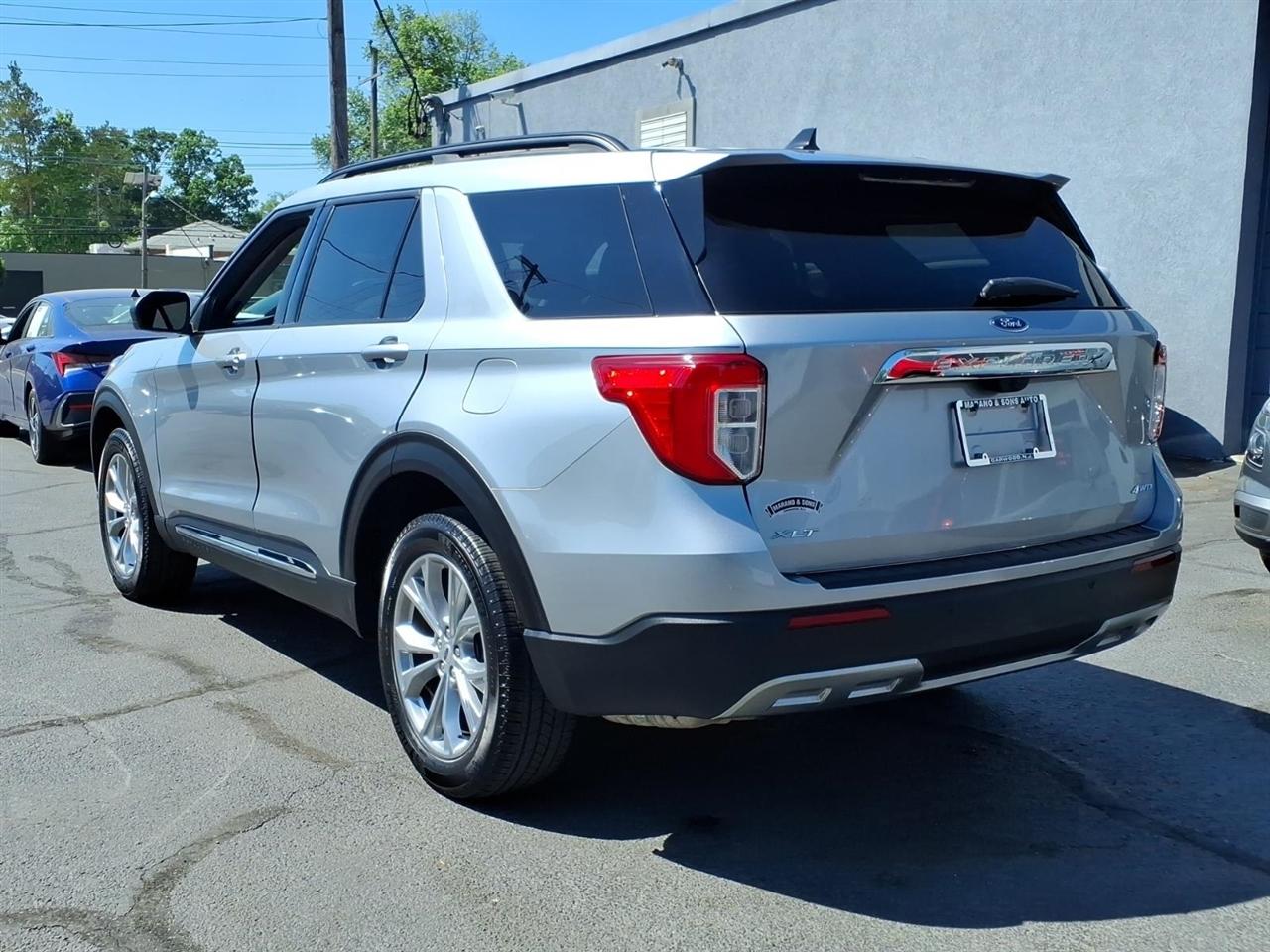 Ford Explorer XLT 4WD 2023