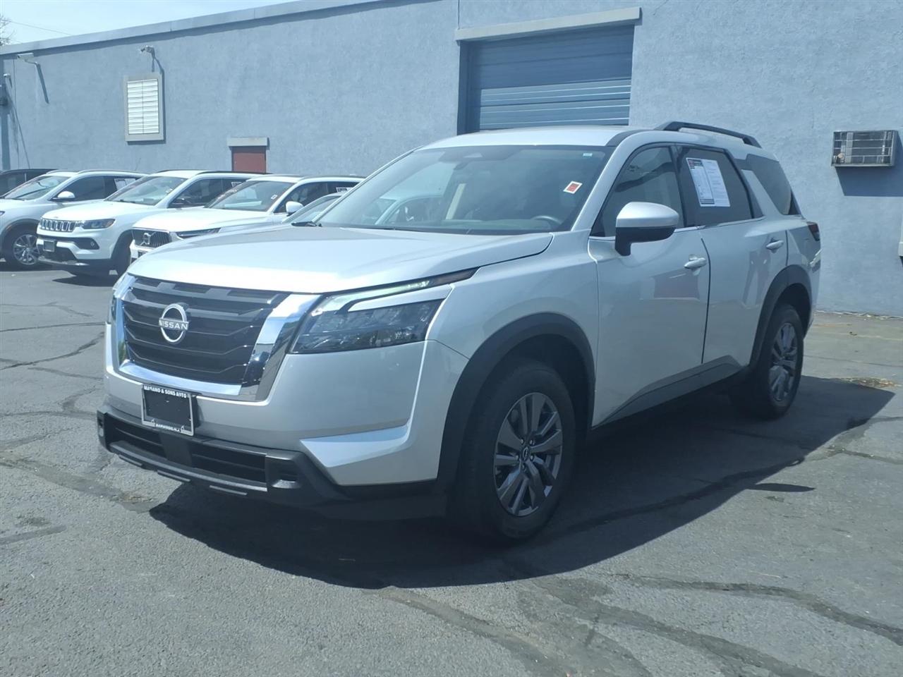 2025 Nissan Pathfinder SV 2WD's photo