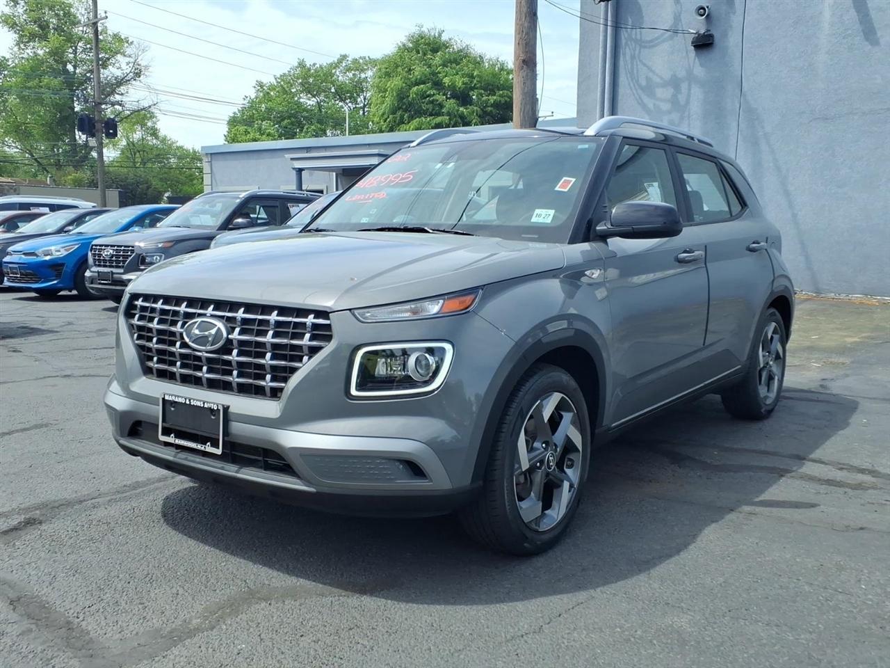Hyundai Venue Limited IVT 2022