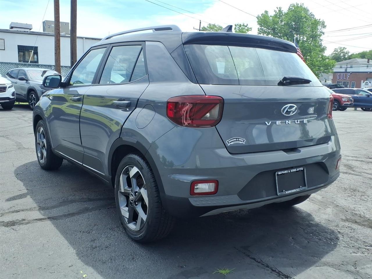 Hyundai Venue Limited IVT 2022