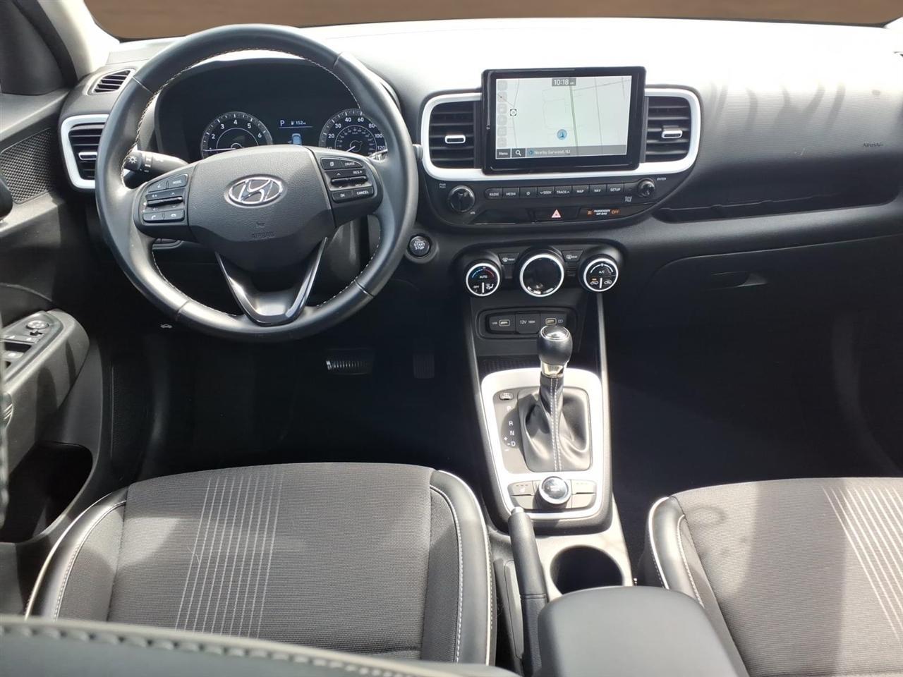 Hyundai Venue Limited IVT 2022