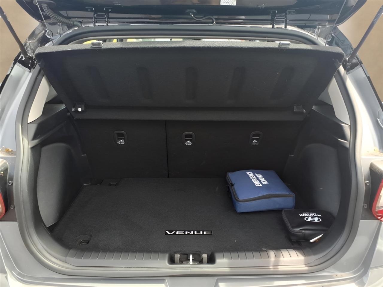 Hyundai Venue Limited IVT 2022