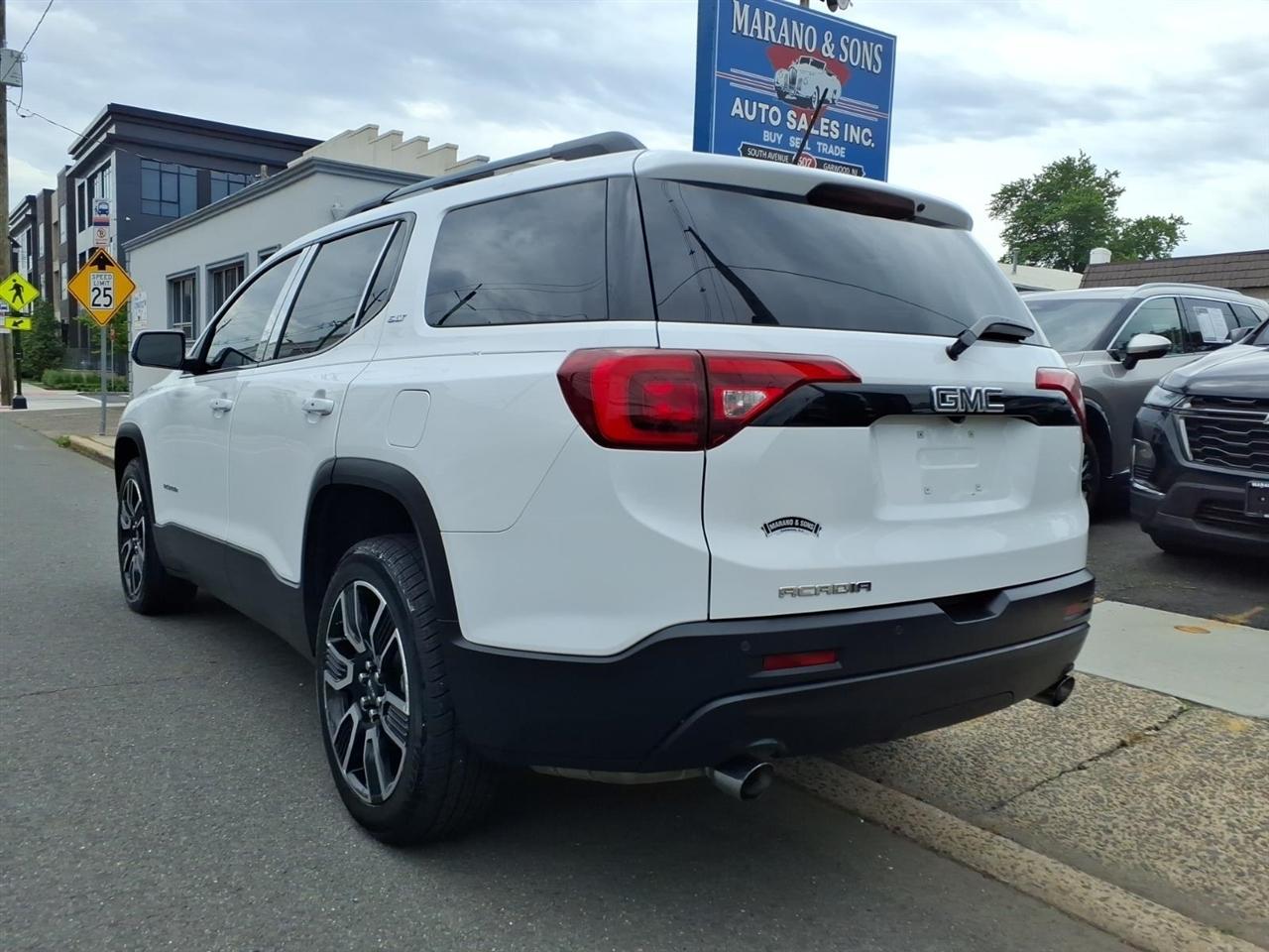 GMC Acadia FWD 4dr SLT w/SLT-1 2019
