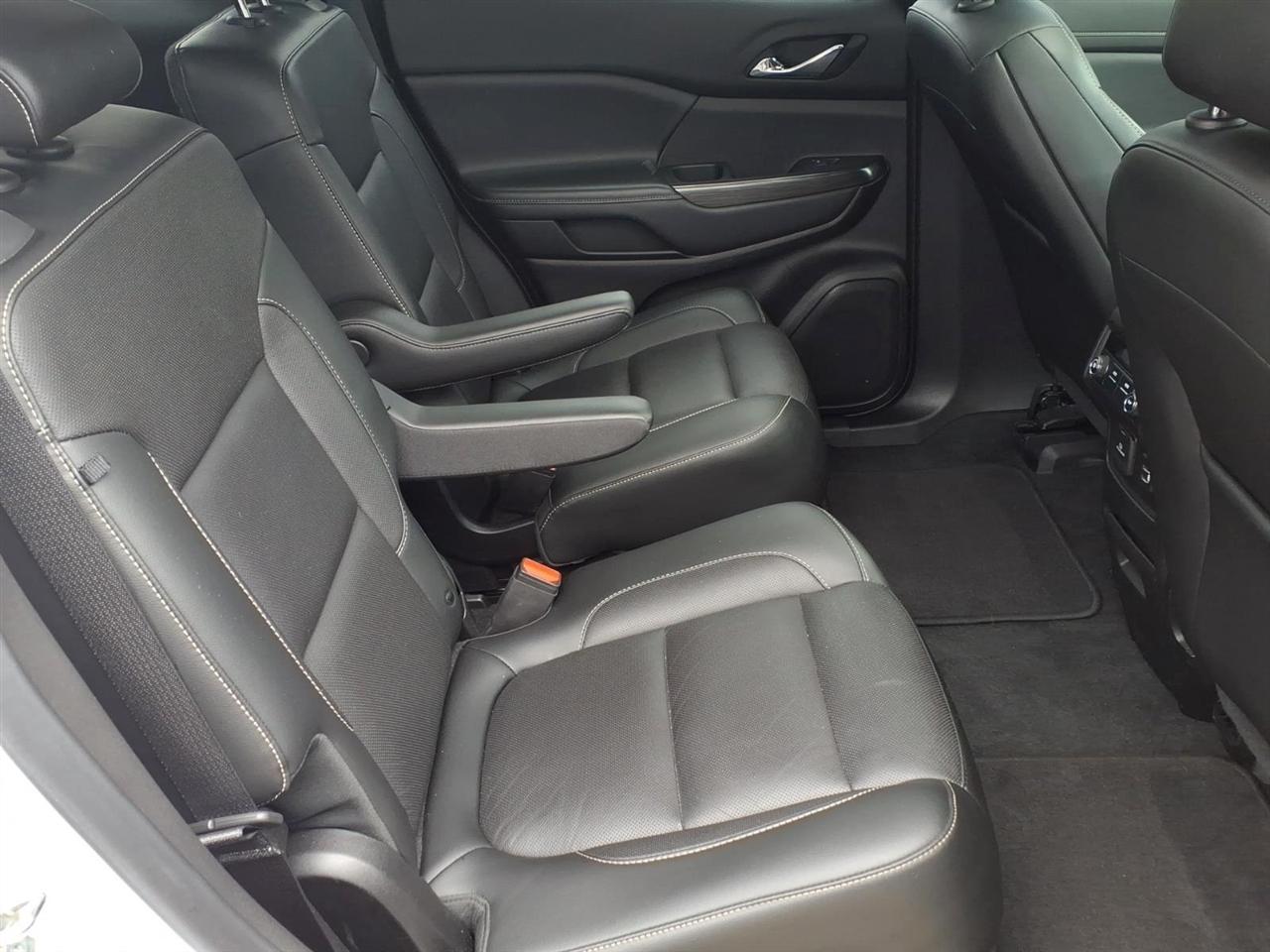 GMC Acadia FWD 4dr SLT w/SLT-1 2019