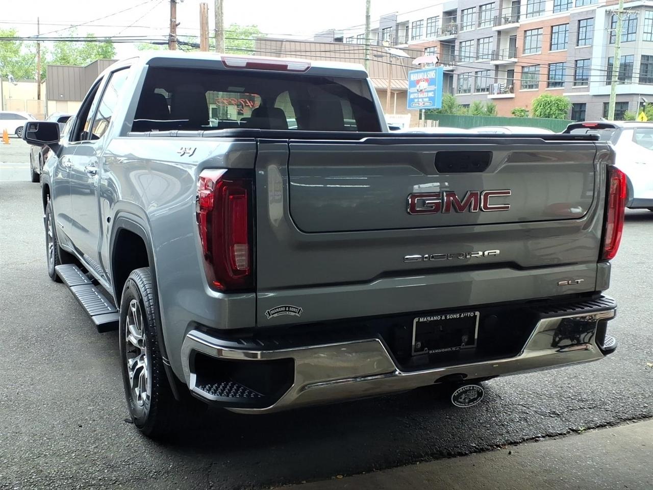 GMC Sierra 1500 4WD Crew Cab 147" SLT 2025