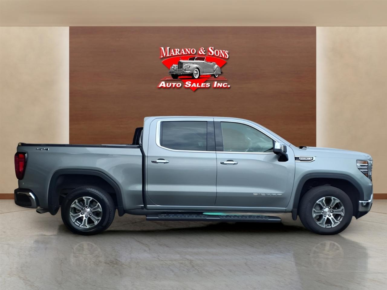 GMC Sierra 1500 4WD Crew Cab 147" SLT 2025