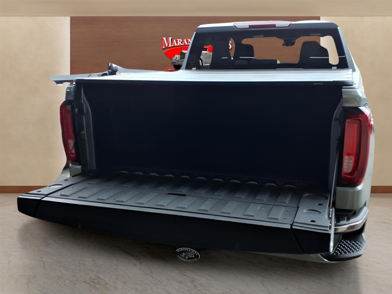 GMC Sierra 1500 4WD Crew Cab 147" SLT 2025