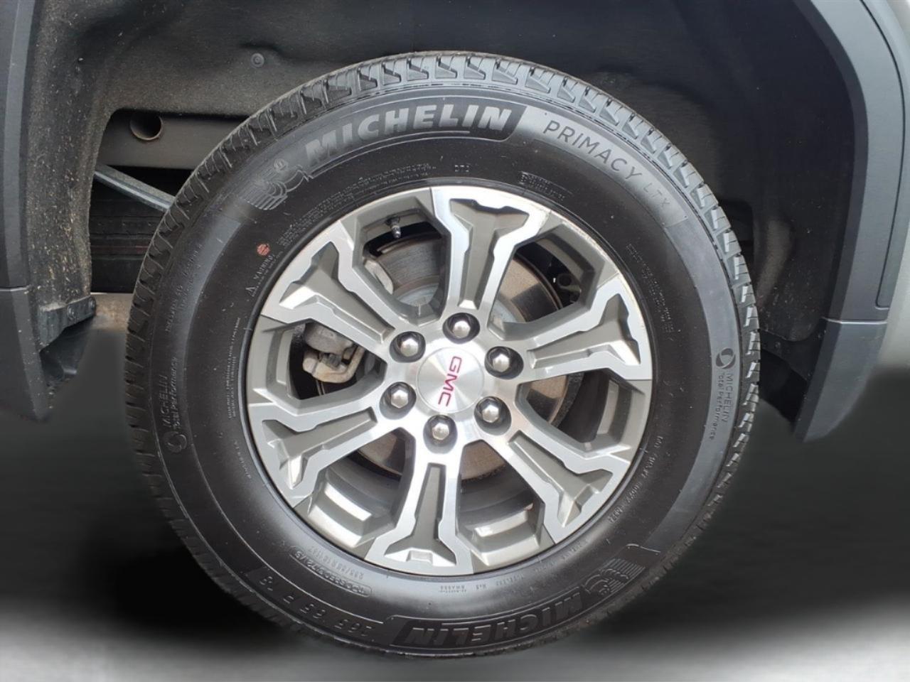 GMC Sierra 1500 4WD Crew Cab 147" SLT 2025