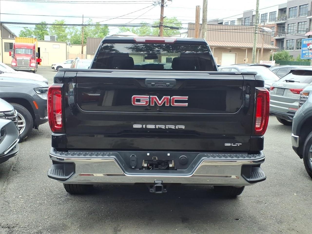 GMC Sierra 1500 4WD Crew Cab 147" SLT 2025