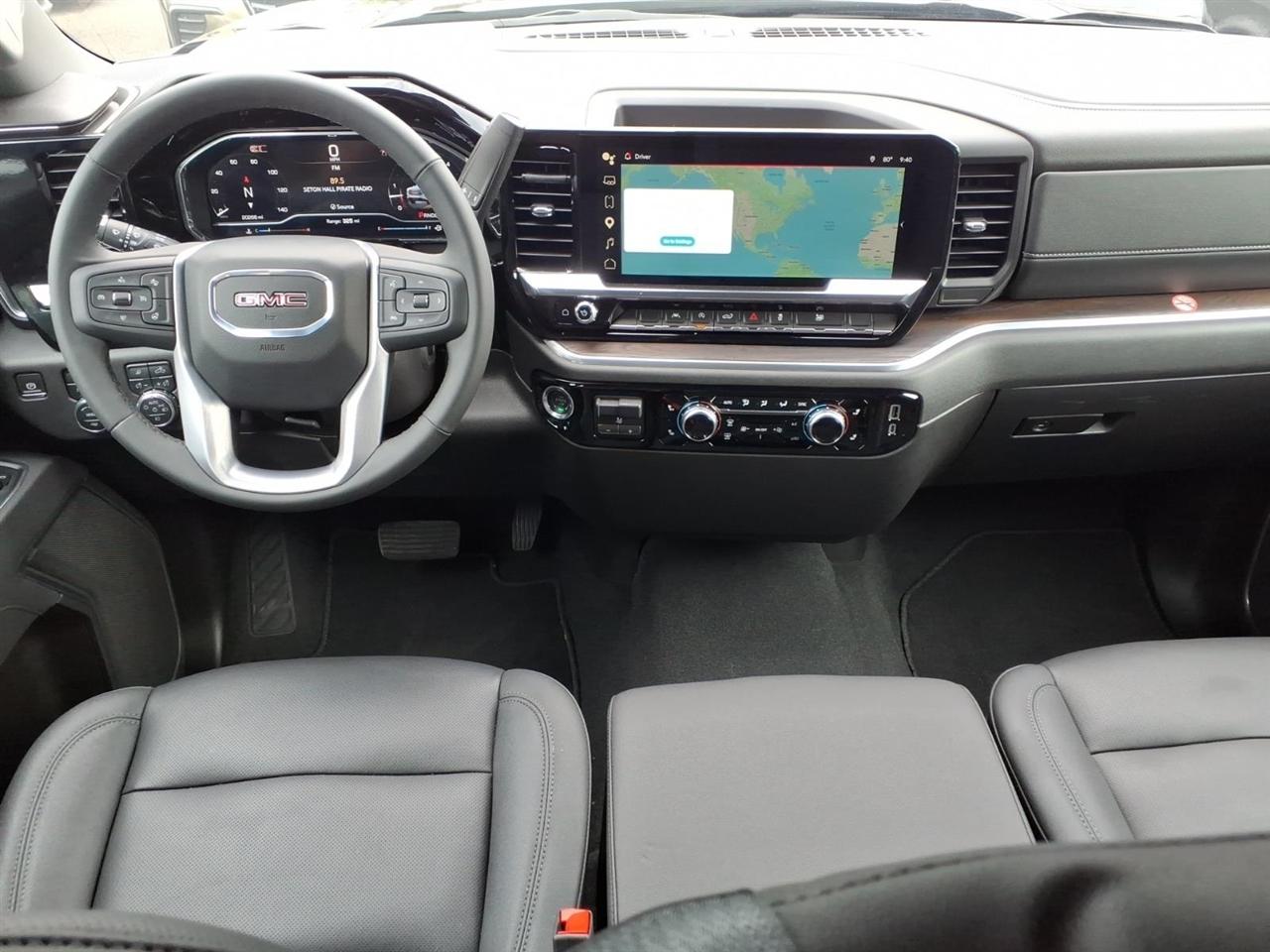 GMC Sierra 1500 4WD Crew Cab 147" SLT 2025