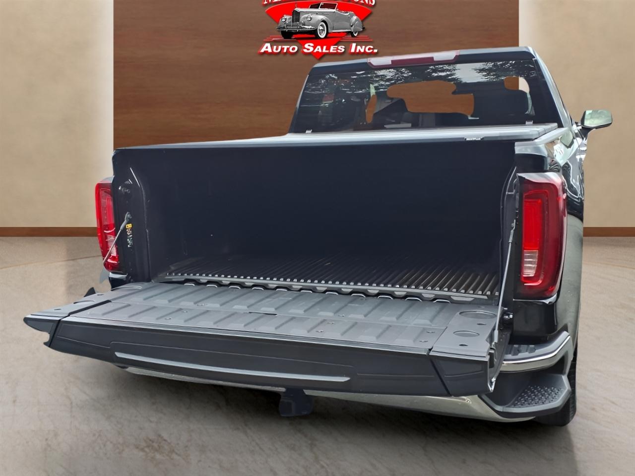 GMC Sierra 1500 4WD Crew Cab 147" SLT 2025