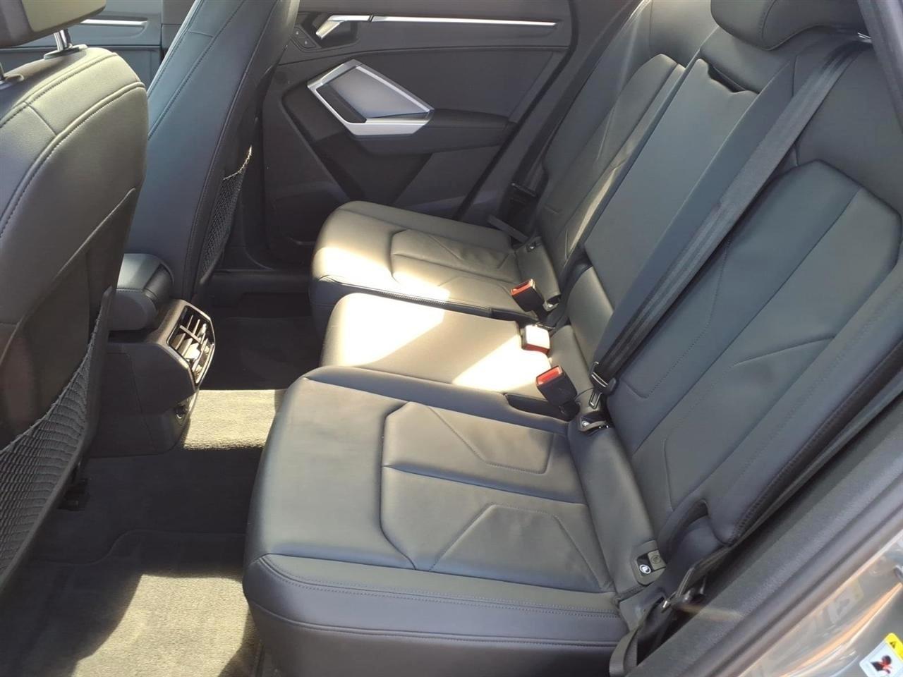 Audi Q3 S line Premium 45 TFSI quattro 2025