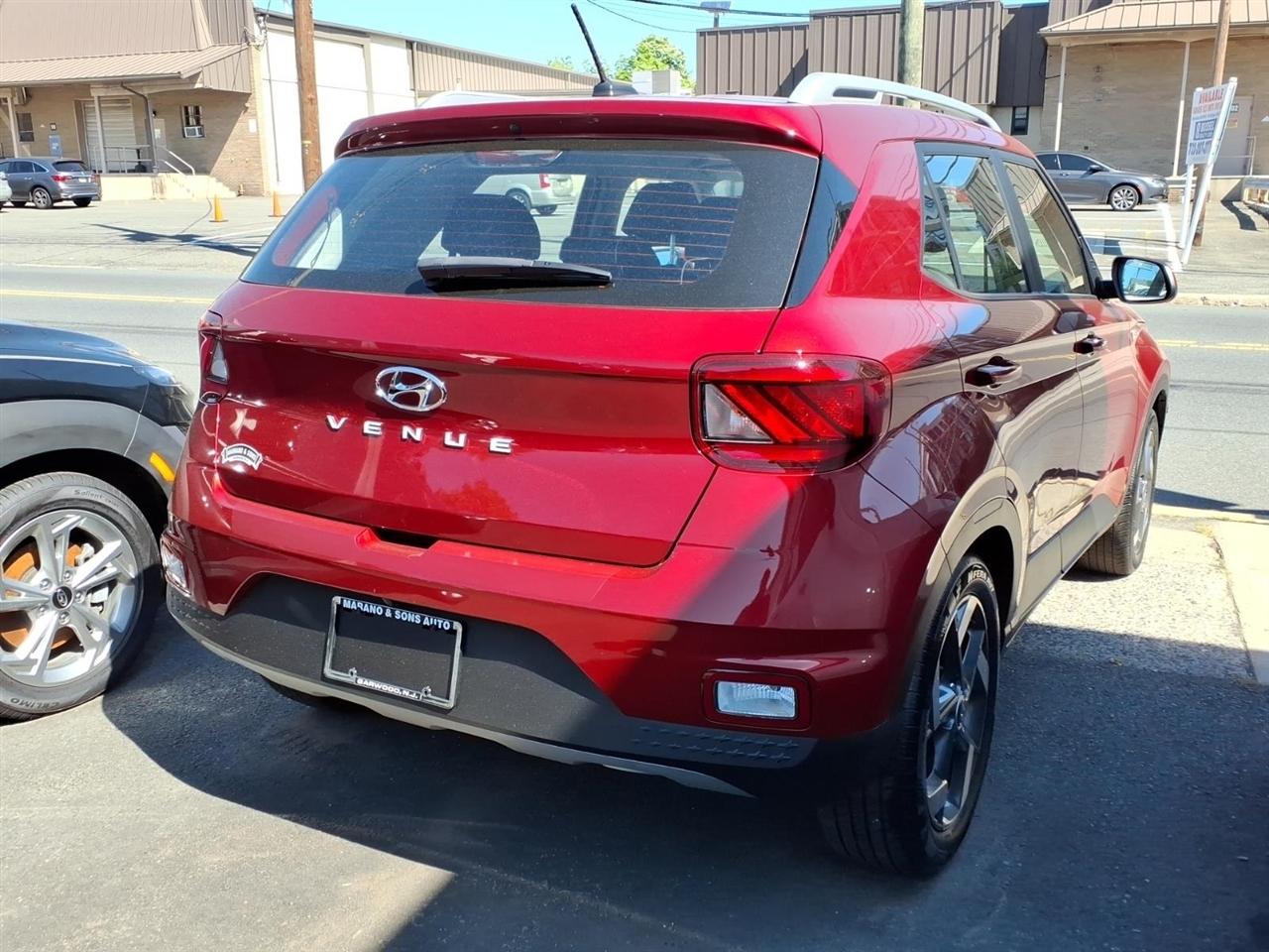 Hyundai Venue Limited IVT 2024