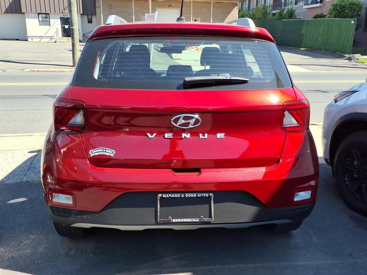 Hyundai Venue Limited IVT 2024