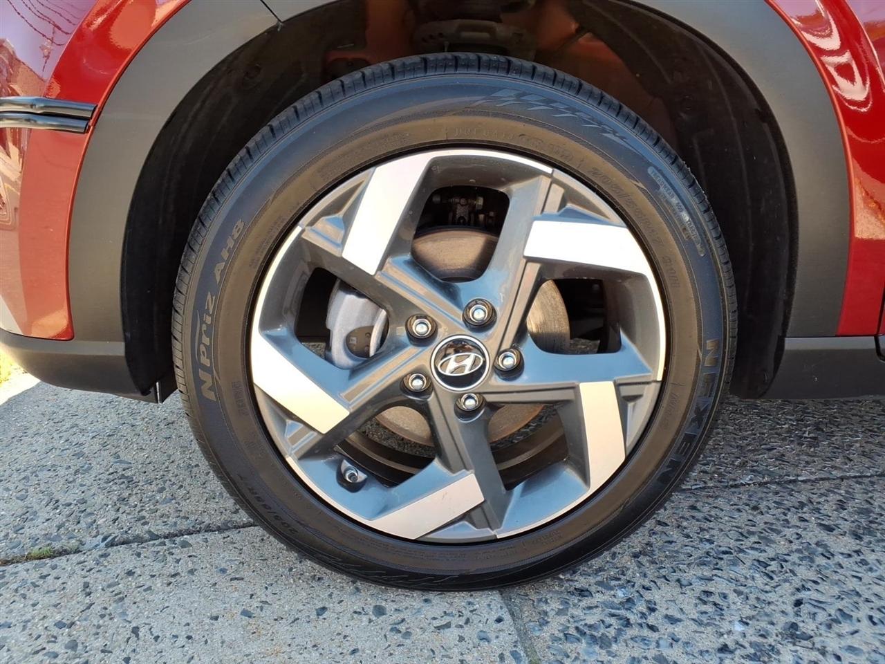 Hyundai Venue Limited IVT 2024