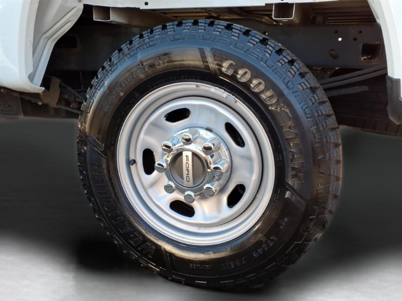 Ford Super Duty F-250 SRW King Ranch 4WD Crew Cab 8' Box 2022
