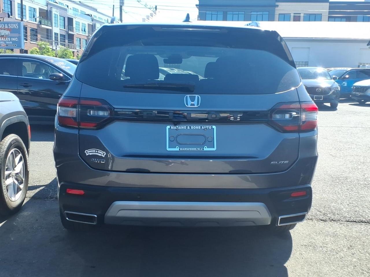 Honda Pilot Elite AWD 2023