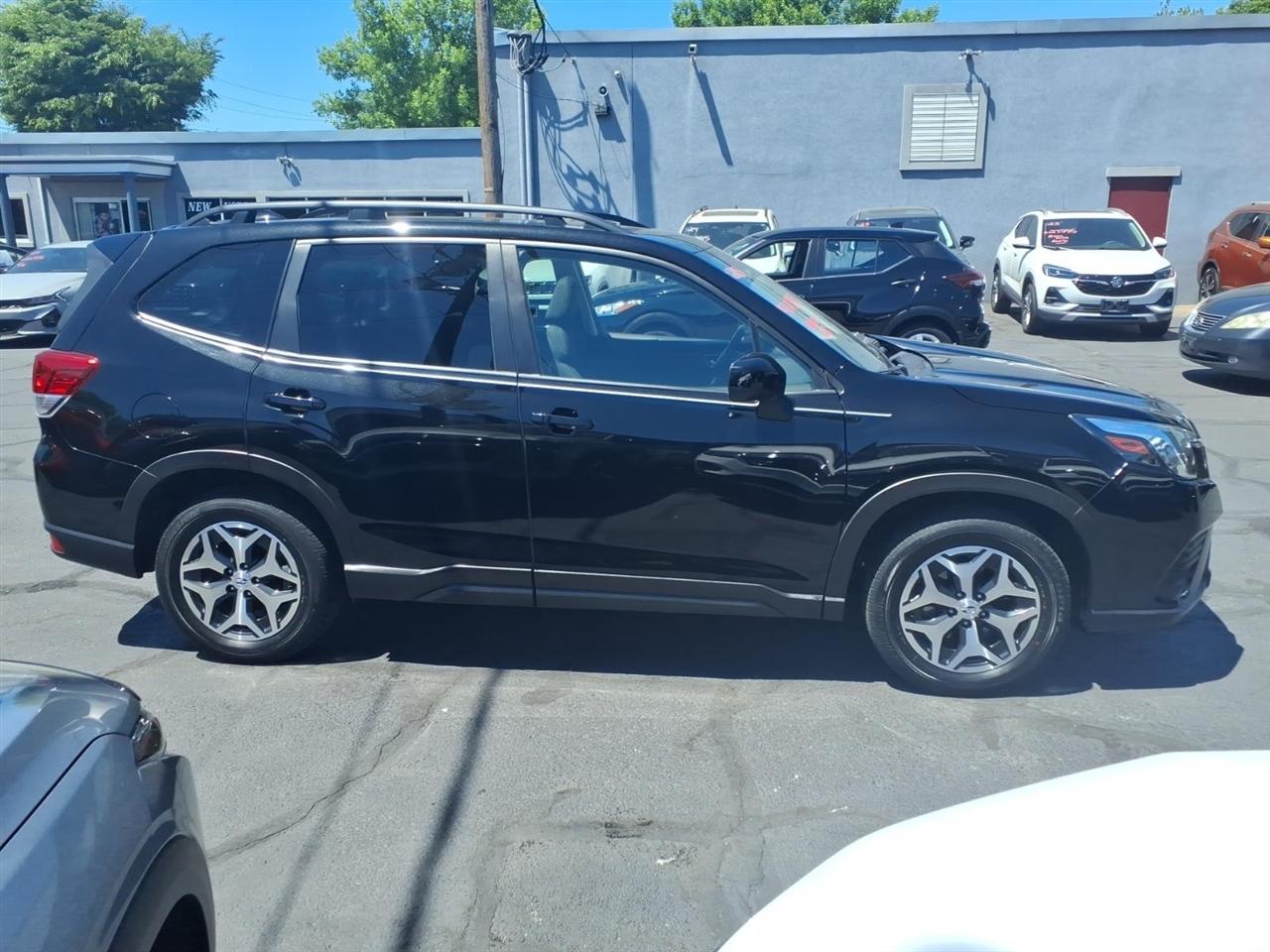 Subaru Forester Premium CVT 2023