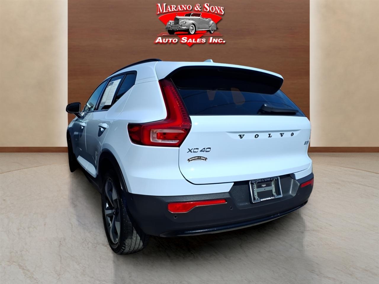 Volvo XC40 B5 AWD Plus 2026