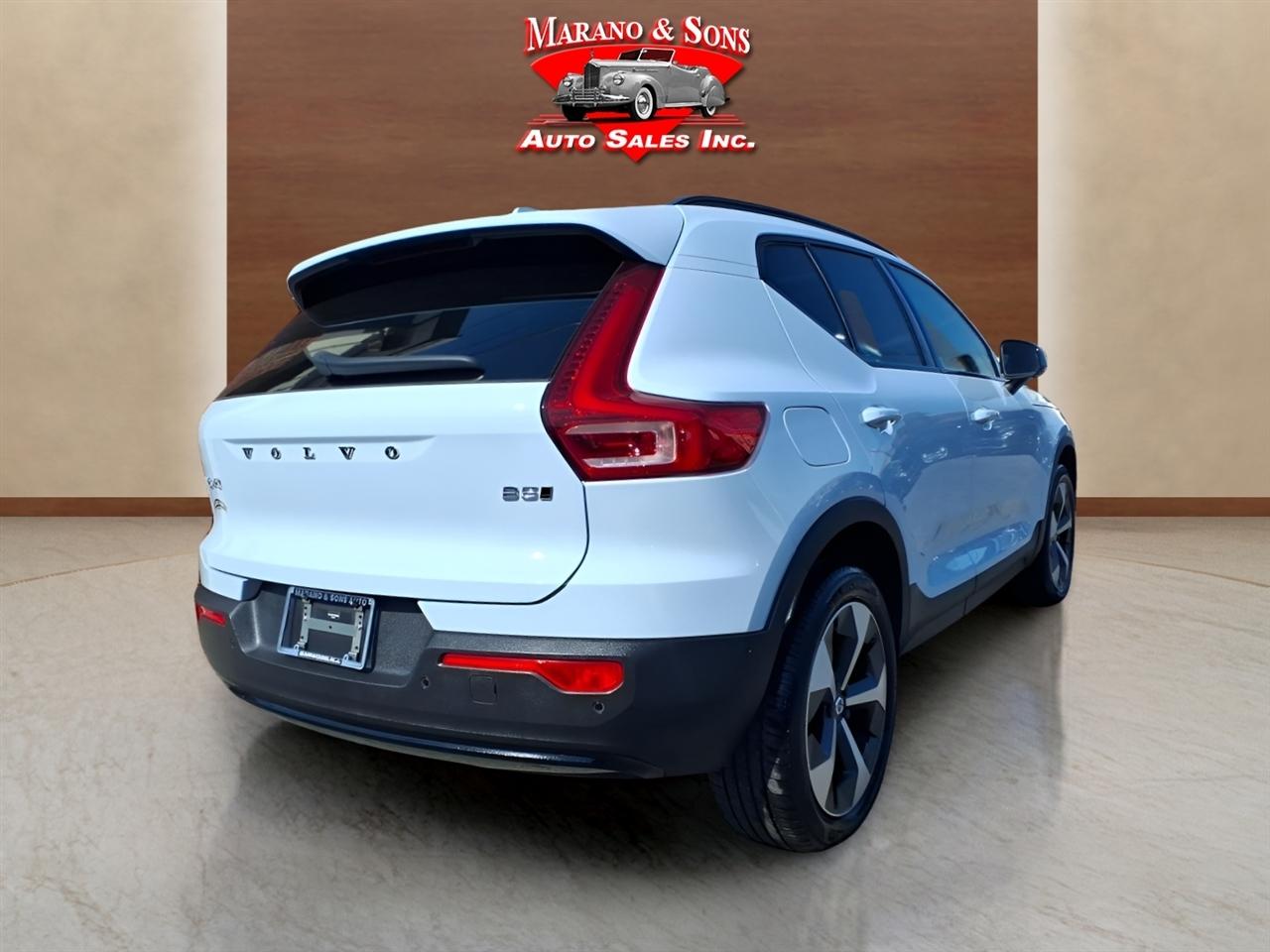 Volvo XC40 B5 AWD Plus 2026