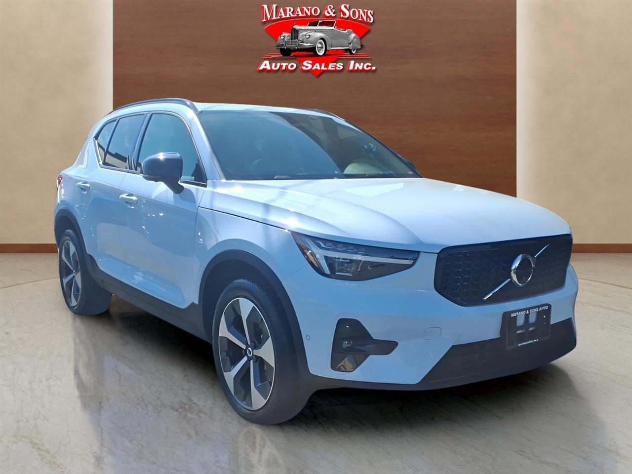 Volvo XC40 B5 AWD Plus 2026