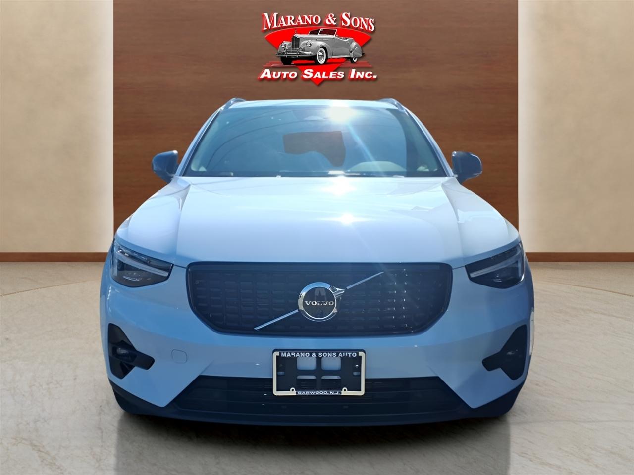 Volvo XC40 B5 AWD Plus 2026