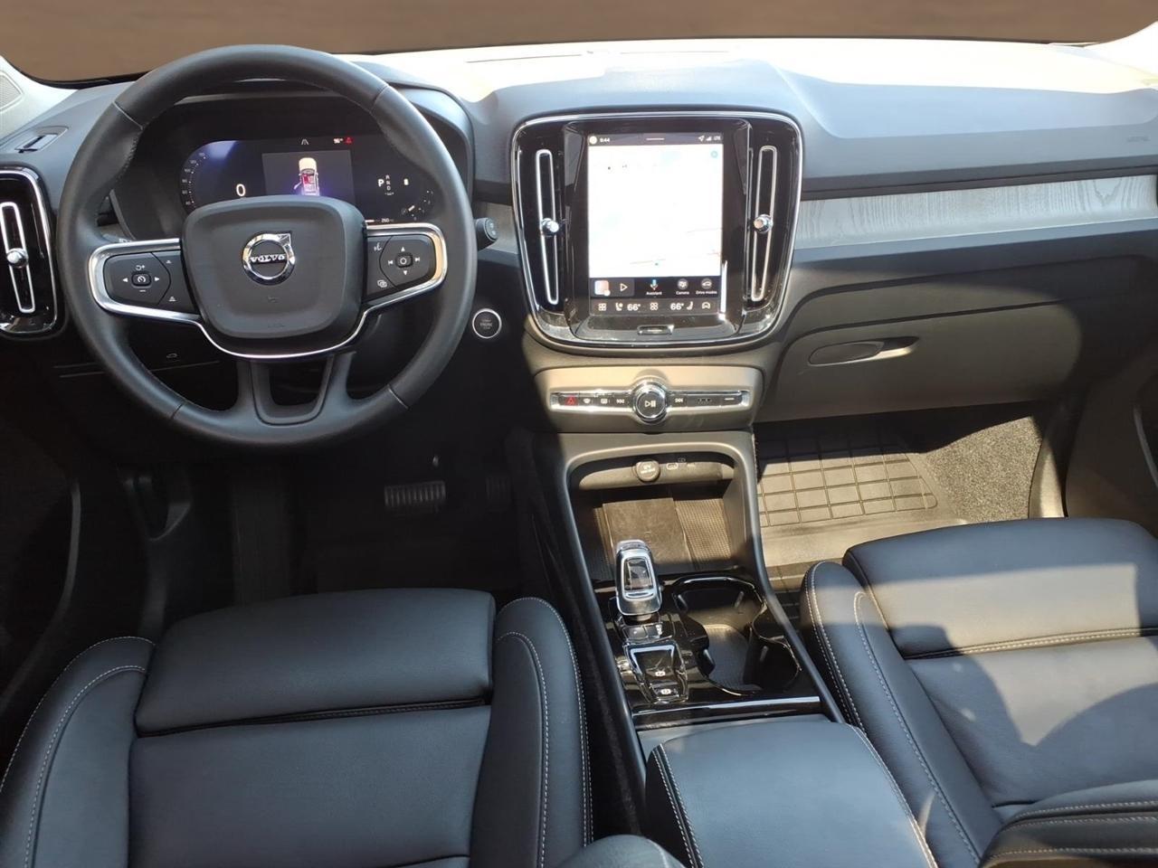 Volvo XC40 B5 AWD Plus 2026