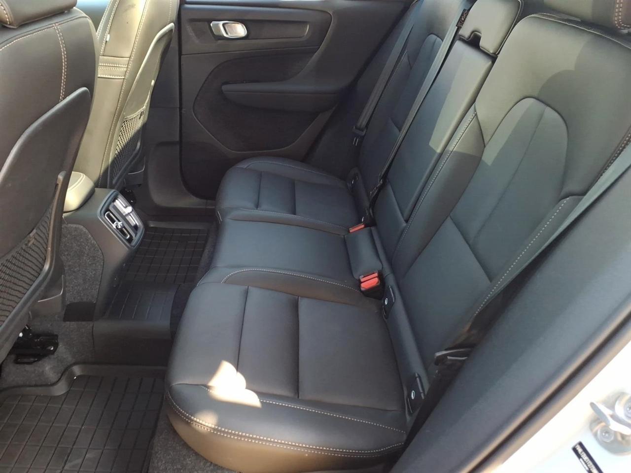 Volvo XC40 B5 AWD Plus 2026