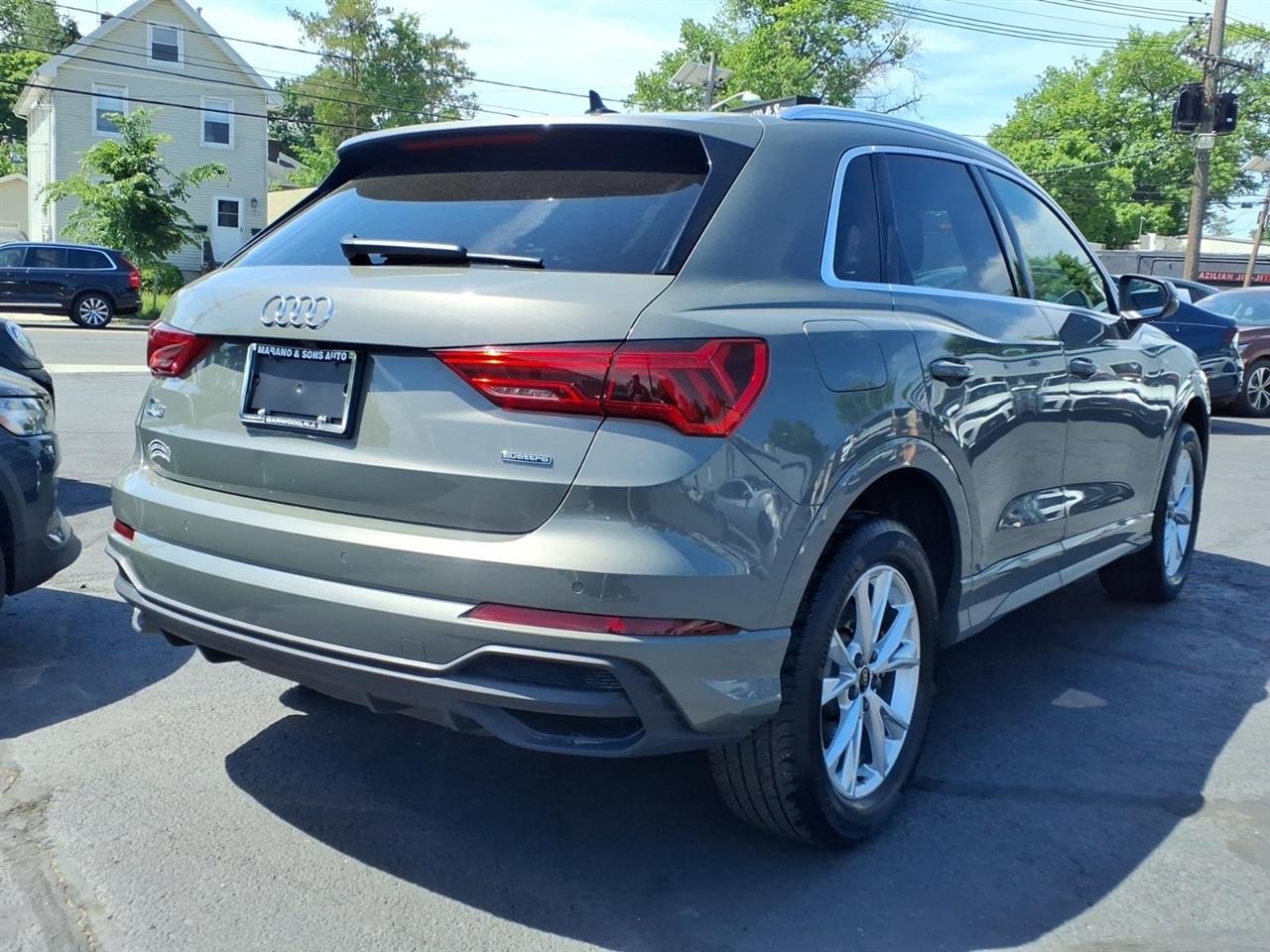 Audi Q3 S line Premium 45 TFSI quattro 2025
