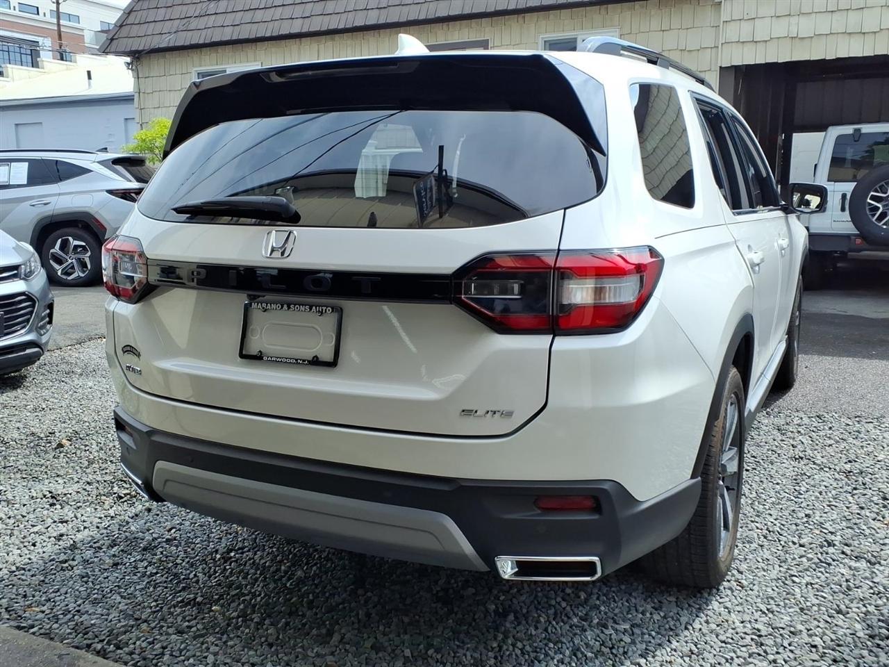 Honda Pilot Elite AWD 2023