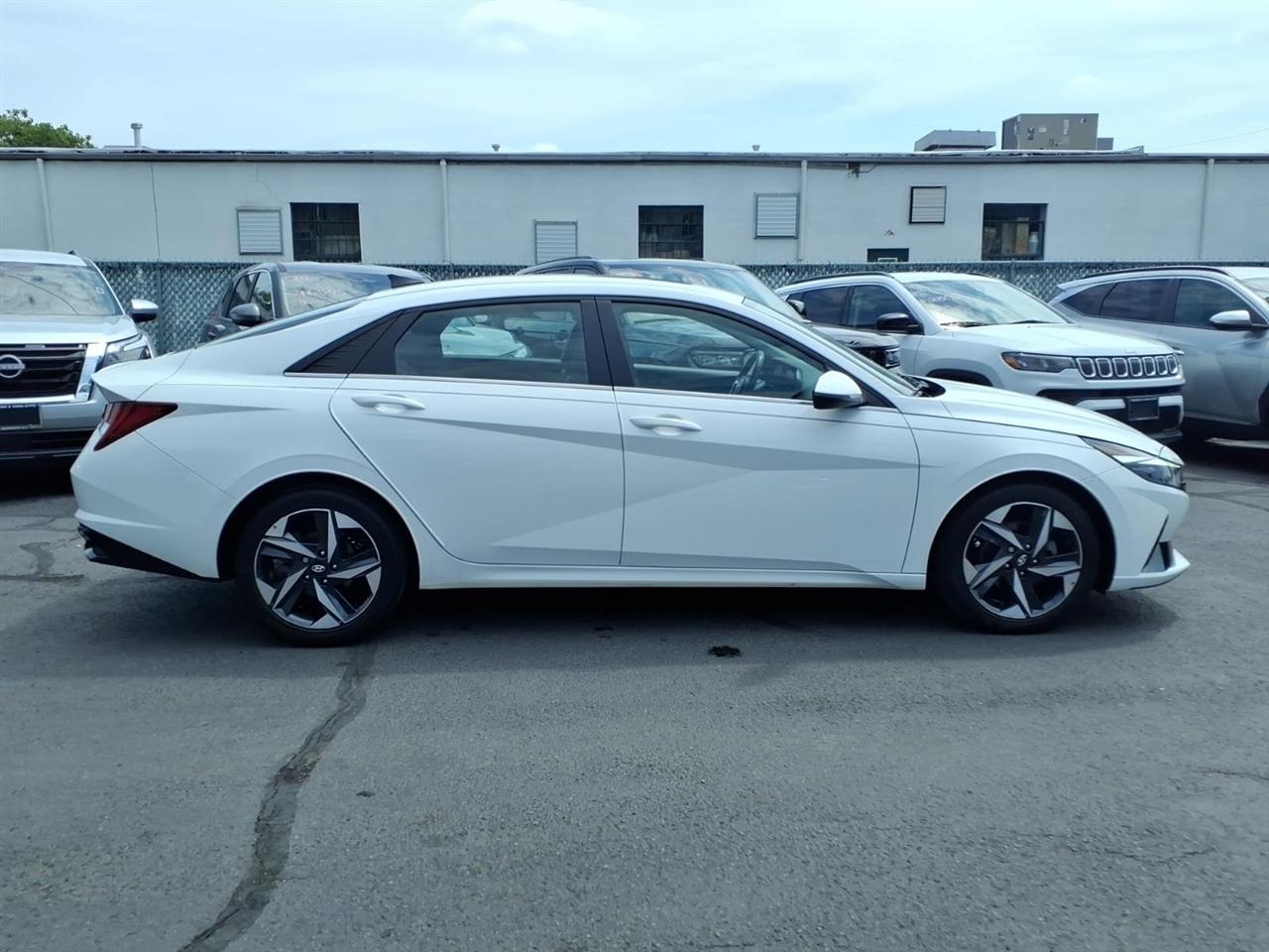 Hyundai Elantra Limited IVT 2023