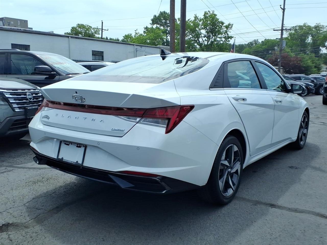 Hyundai Elantra Limited IVT 2023