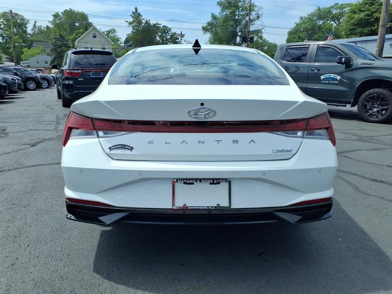 Hyundai Elantra Limited IVT 2023