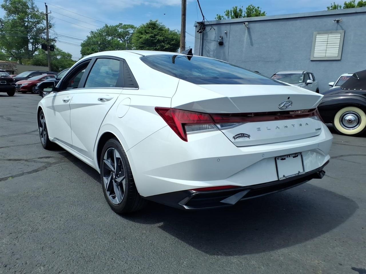 Hyundai Elantra Limited IVT 2023