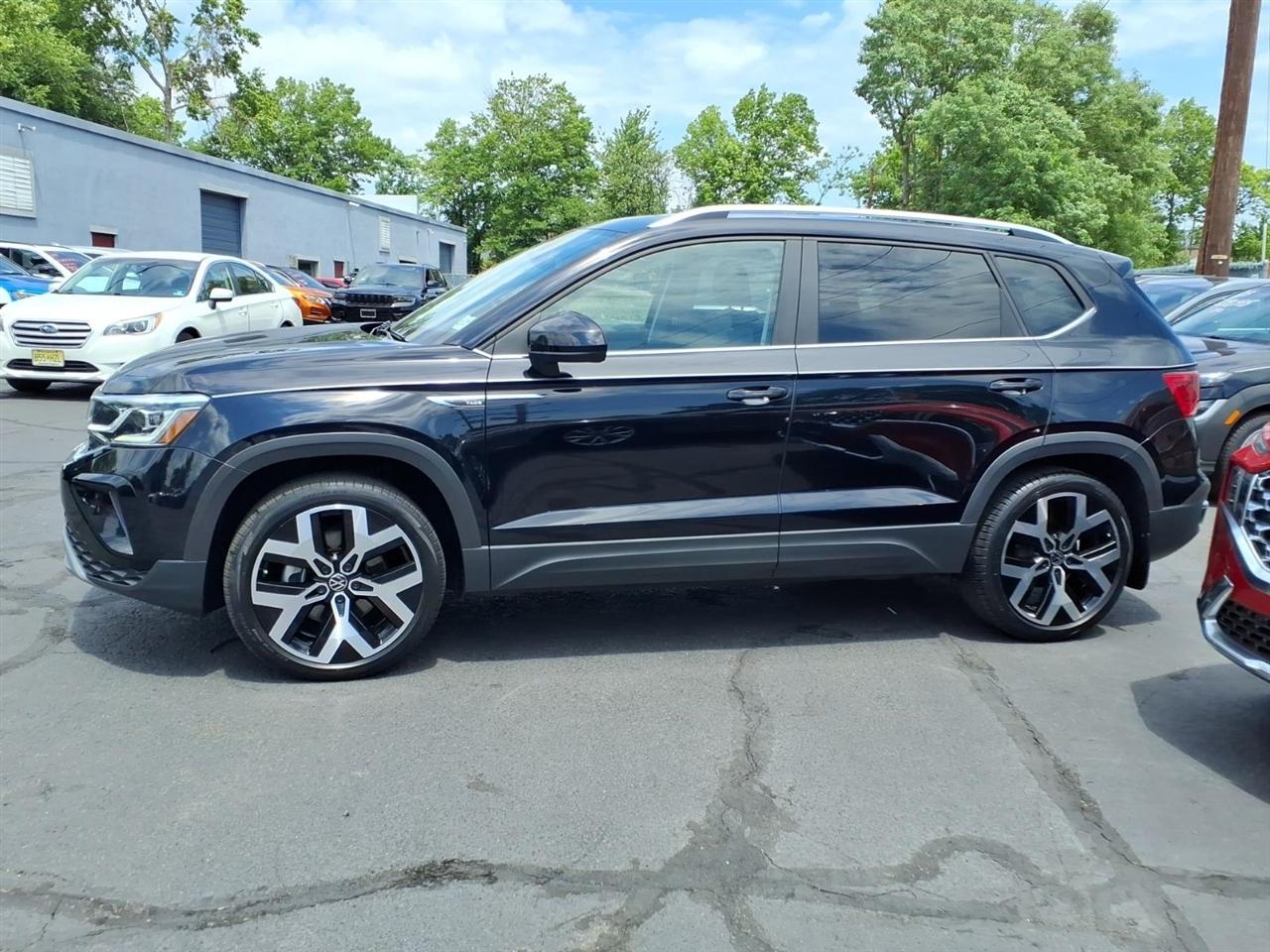 Volkswagen Taos SEL 4MOTION *Ltd Avail* 2023