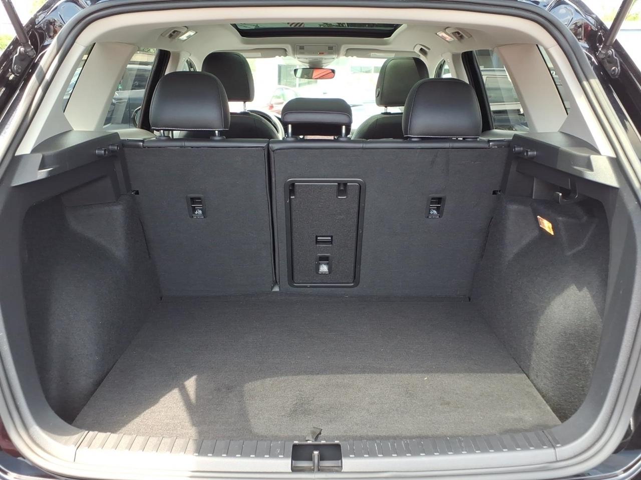 Volkswagen Taos SEL 4MOTION *Ltd Avail* 2023
