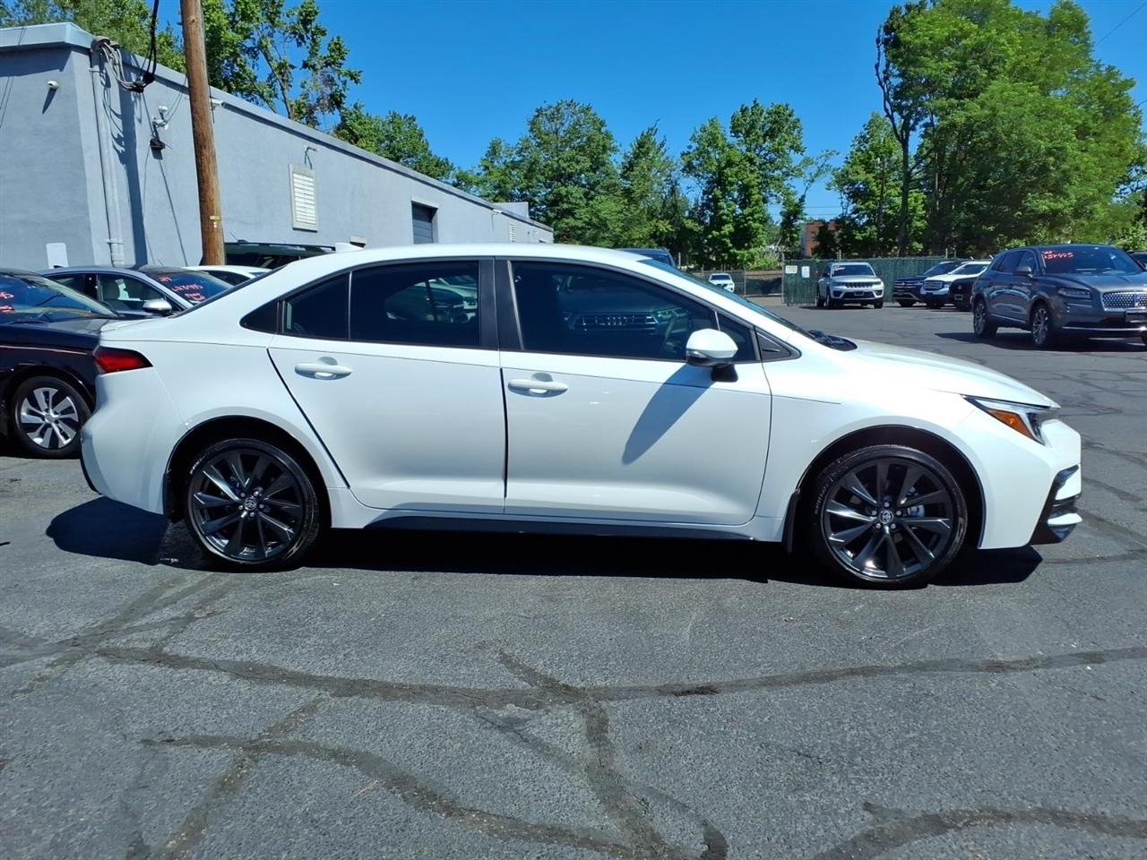 Toyota Corolla SE CVT (Natl) 2026
