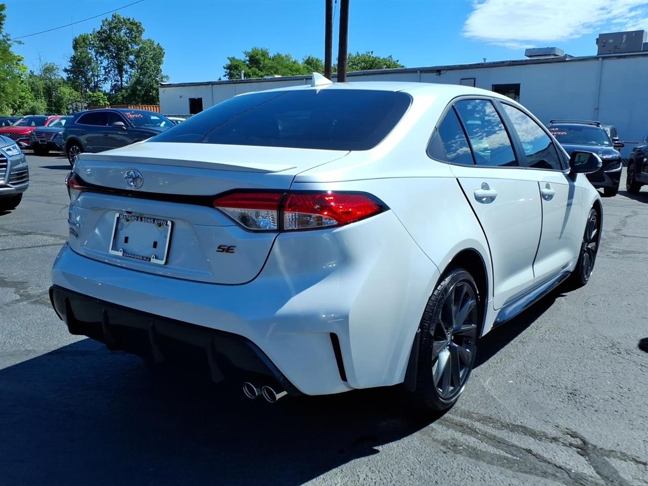 Toyota Corolla SE CVT (Natl) 2026