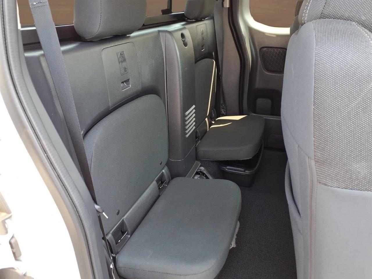 Nissan Frontier King Cab 4x4 SV Auto 2023