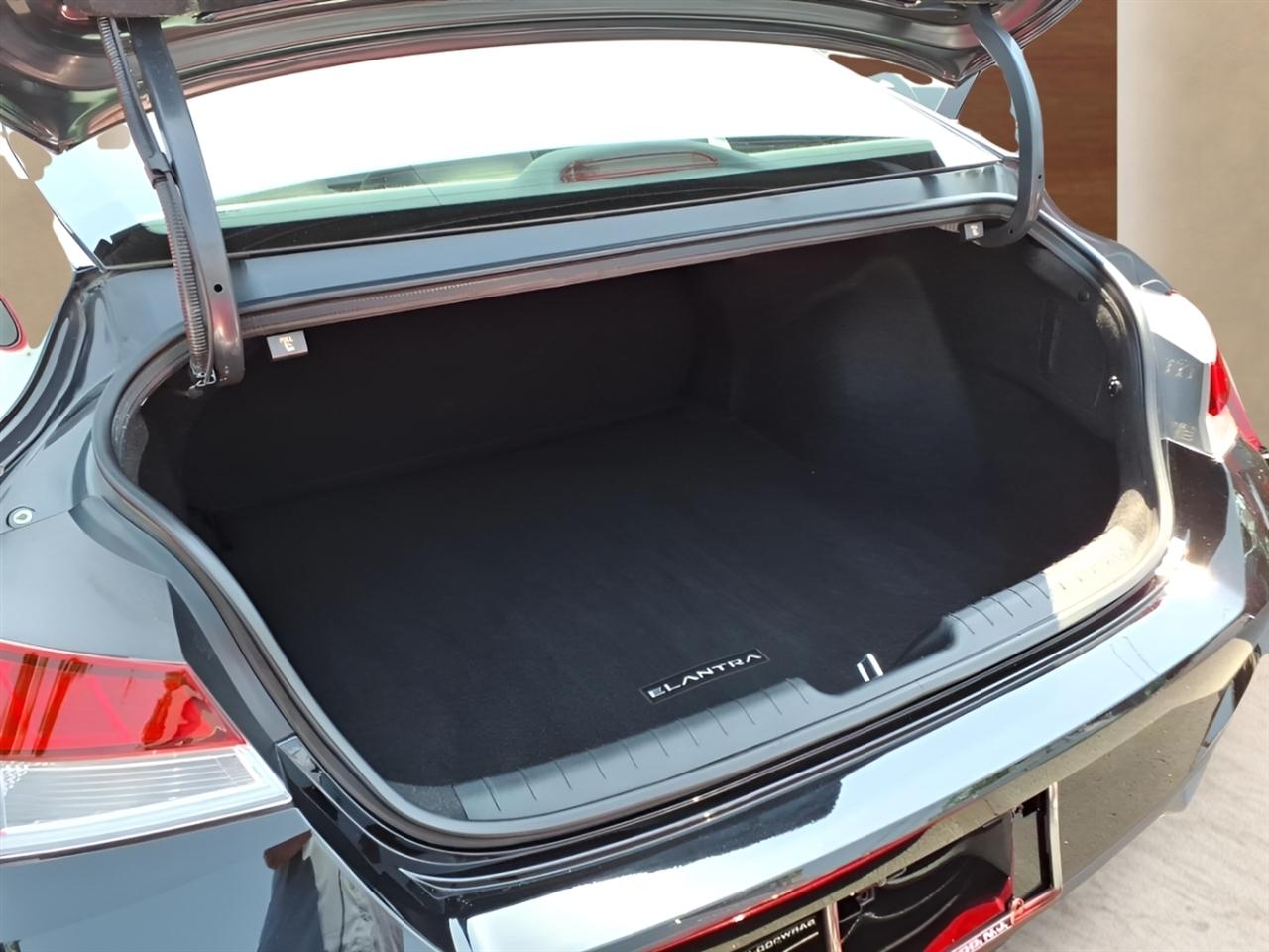 Hyundai Elantra SEL IVT 2023