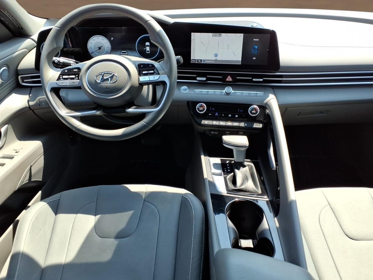 Hyundai Elantra SEL IVT 2023