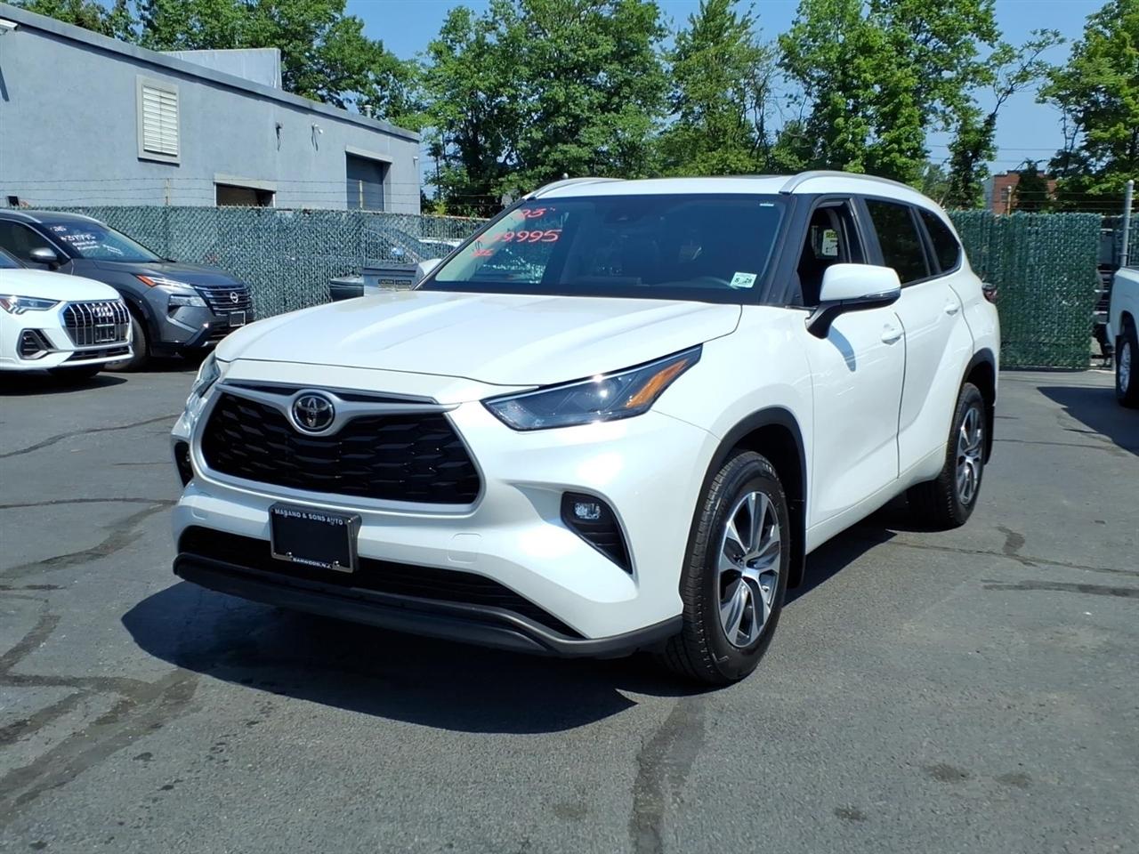Toyota Highlander Platinum AWD (Natl) 2023